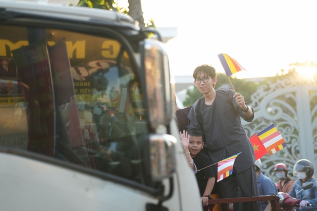 Diễu hành xe hoa kính mừng Phật đản PL.2659 – Dl.2025