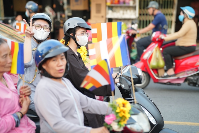 Diễu hành xe hoa kính mừng Phật đản PL.2659 – Dl.2025