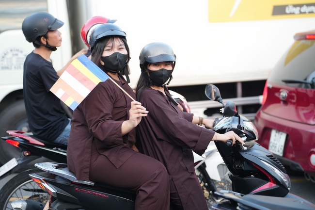 Diễu hành xe hoa kính mừng Phật đản PL.2659 – Dl.2025