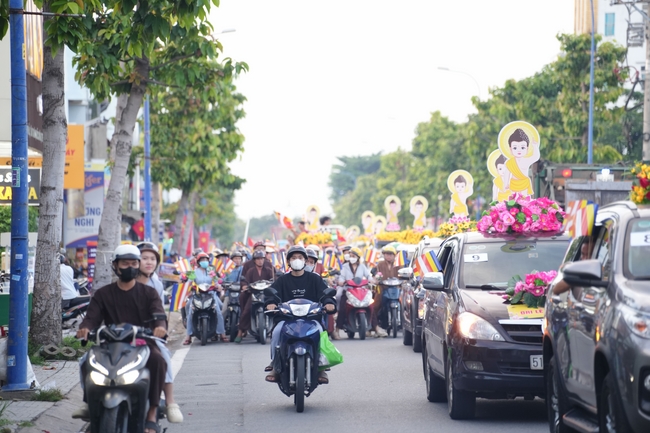 Diễu hành xe hoa kính mừng Phật đản PL.2659 – Dl.2025