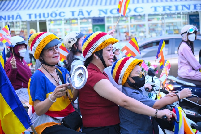 Diễu hành xe hoa kính mừng Phật đản PL.2659 – Dl.2025