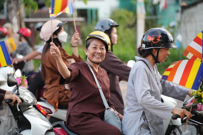 Diễu hành xe hoa kính mừng Phật đản PL.2659 – Dl.2025