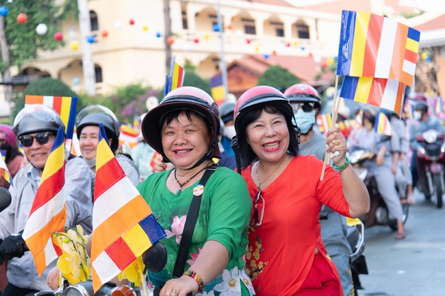 Diễu hành xe hoa kính mừng Phật đản PL.2659 – Dl.2025