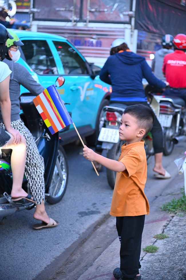 Diễu hành xe hoa kính mừng Phật đản PL.2659 – Dl.2025