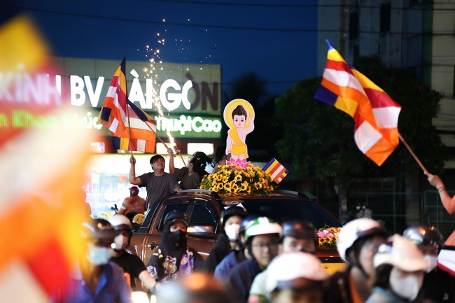 Diễu hành xe hoa kính mừng Phật đản PL.2659 – Dl.2025