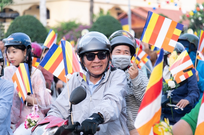 Diễu hành xe hoa kính mừng Phật đản PL.2659 – Dl.2025