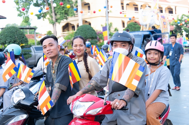 Diễu hành xe hoa kính mừng Phật đản PL.2659 – Dl.2025