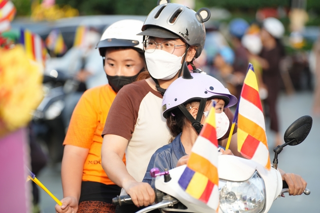 Diễu hành xe hoa kính mừng Phật đản PL.2659 – Dl.2025