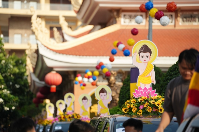 Diễu hành xe hoa kính mừng Phật đản PL.2659 – Dl.2025