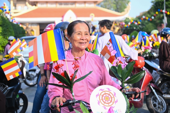 Diễu hành xe hoa kính mừng Phật đản PL.2659 – Dl.2025