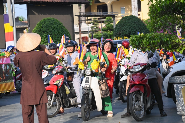 Diễu hành xe hoa kính mừng Phật đản PL.2659 – Dl.2025