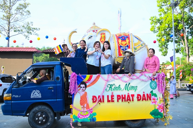 Diễu hành xe hoa kính mừng Phật đản PL.2659 – Dl.2025