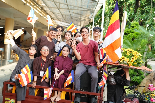 Diễu hành xe hoa kính mừng Phật đản PL.2659 – Dl.2025