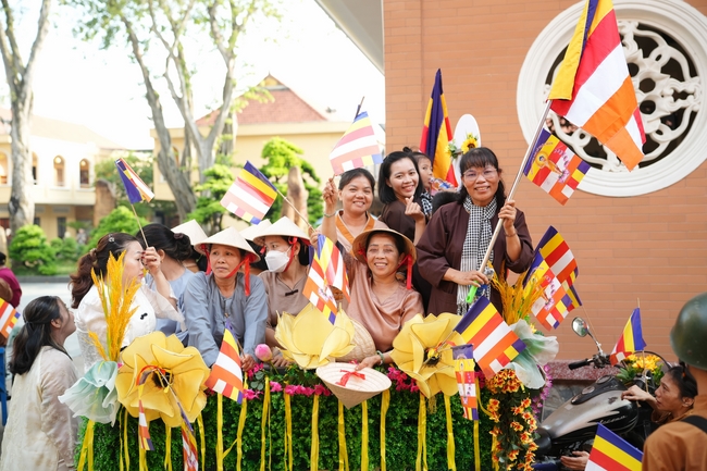 Diễu hành xe hoa kính mừng Phật đản PL.2659 – Dl.2025