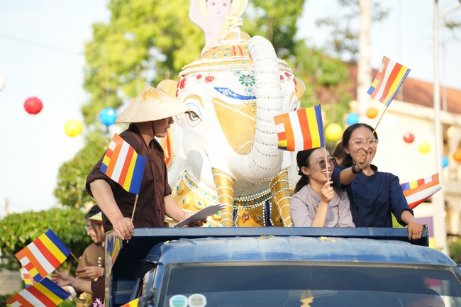 Diễu hành xe hoa kính mừng Phật đản PL.2659 – Dl.2025