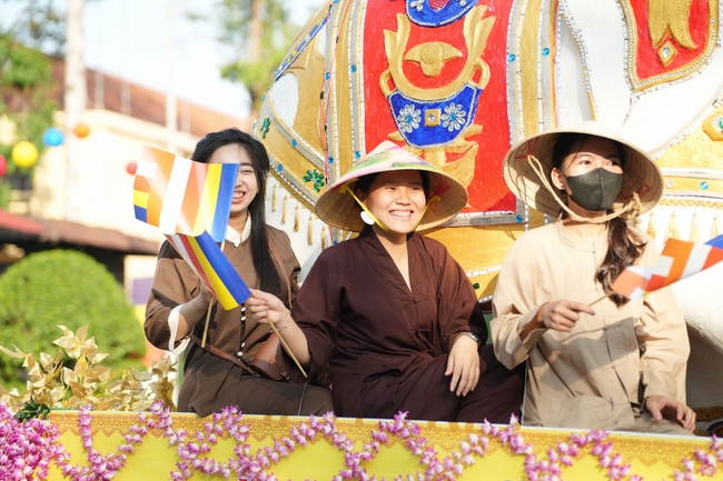 Diễu hành xe hoa kính mừng Phật đản PL.2659 – Dl.2025