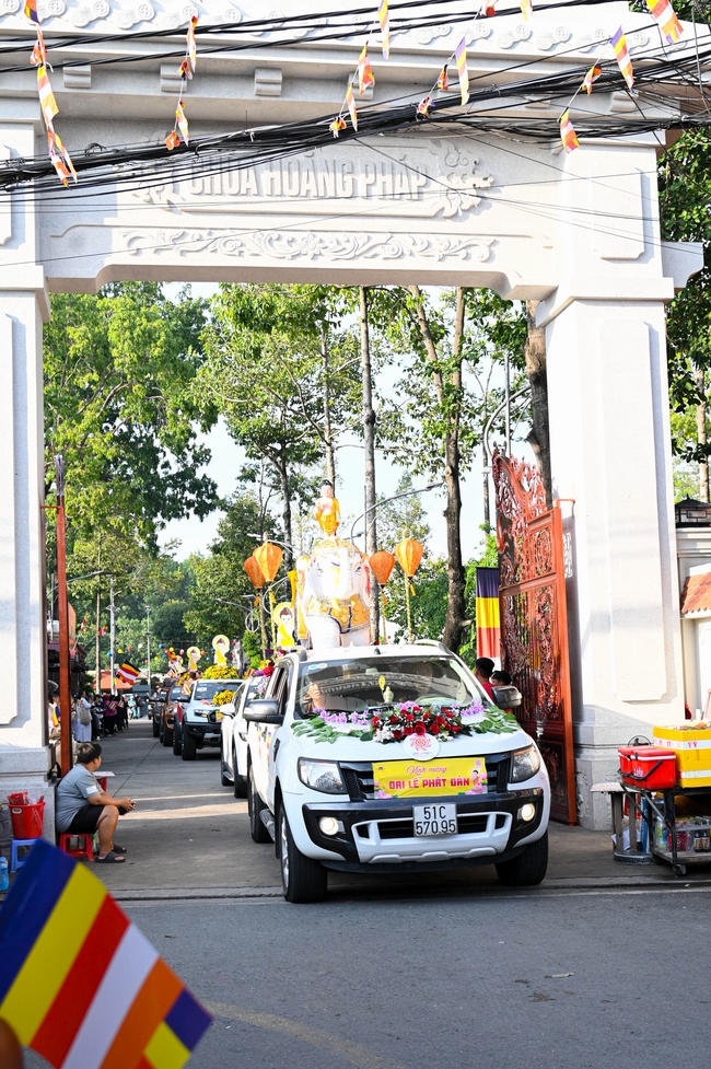 Diễu hành xe hoa kính mừng Phật đản PL.2659 – Dl.2025