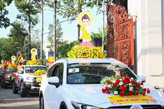 Diễu hành xe hoa kính mừng Phật đản PL.2659 – Dl.2025