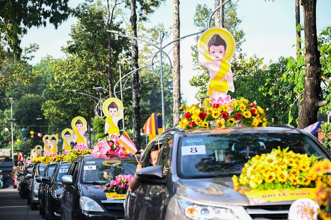 Diễu hành xe hoa kính mừng Phật đản PL.2659 – Dl.2025