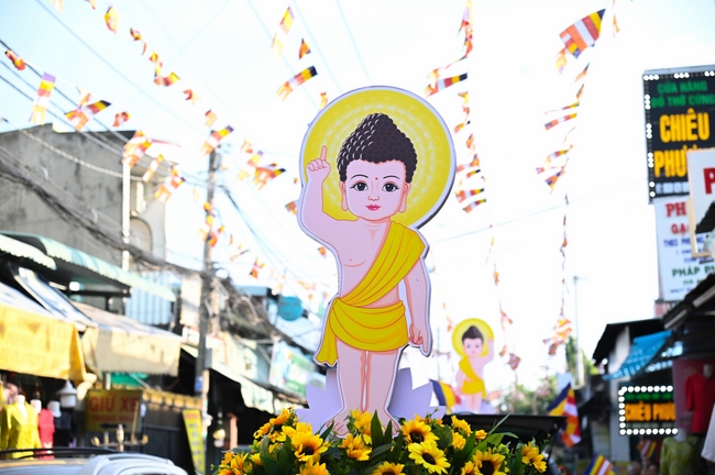 Diễu hành xe hoa kính mừng Phật đản PL.2659 – Dl.2025