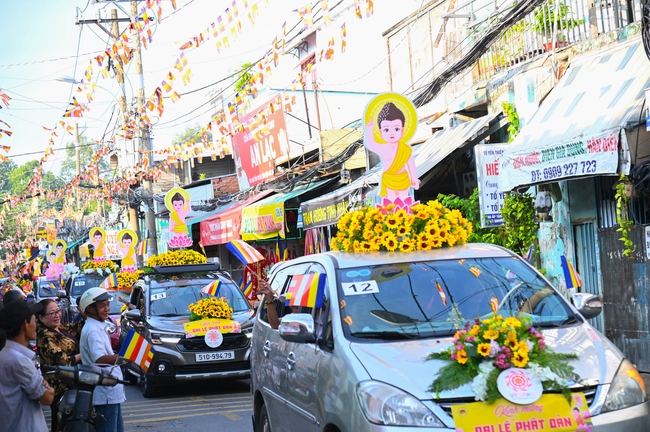 Diễu hành xe hoa kính mừng Phật đản PL.2659 – Dl.2025