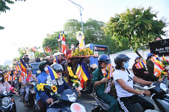 Diễu hành xe hoa kính mừng Phật đản PL.2659 – Dl.2025