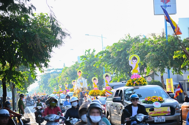 Diễu hành xe hoa kính mừng Phật đản PL.2659 – Dl.2025