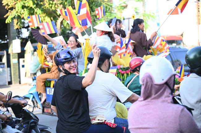 Diễu hành xe hoa kính mừng Phật đản PL.2659 – Dl.2025