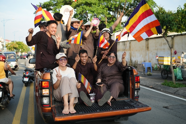 Diễu hành xe hoa kính mừng Phật đản PL.2659 – Dl.2025