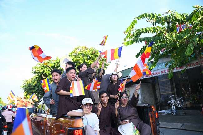 Diễu hành xe hoa kính mừng Phật đản PL.2659 – Dl.2025