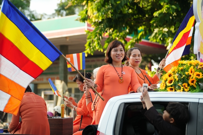 Diễu hành xe hoa kính mừng Phật đản PL.2659 – Dl.2025