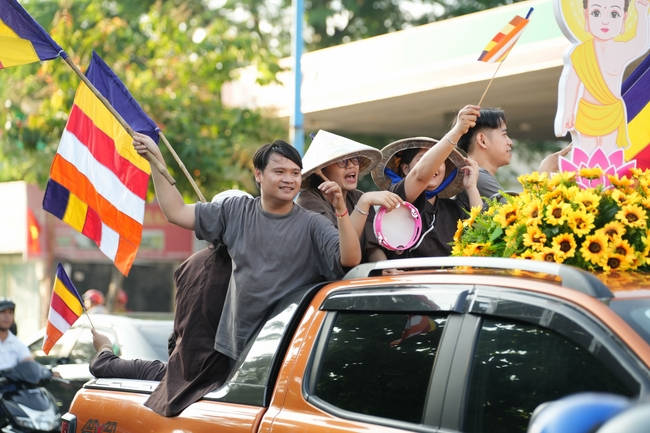 Diễu hành xe hoa kính mừng Phật đản PL.2659 – Dl.2025