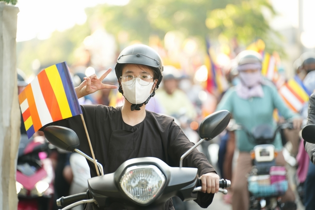 Diễu hành xe hoa kính mừng Phật đản PL.2659 – Dl.2025