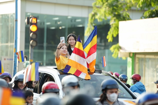 Diễu hành xe hoa kính mừng Phật đản PL.2659 – Dl.2025