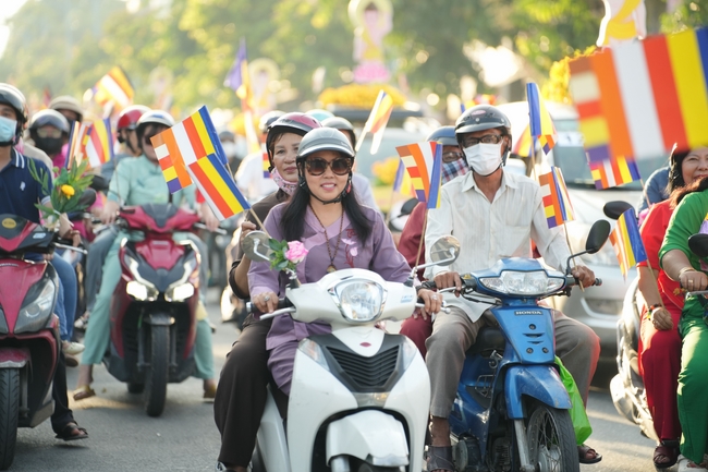 Diễu hành xe hoa kính mừng Phật đản PL.2659 – Dl.2025