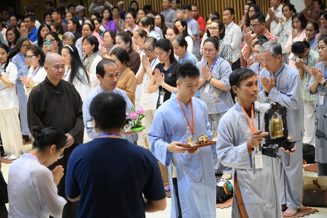 Khóa tu một ngày sống thiền “Sự nhiệm màu của hơi thở” cùng thầy Pháp Nhật