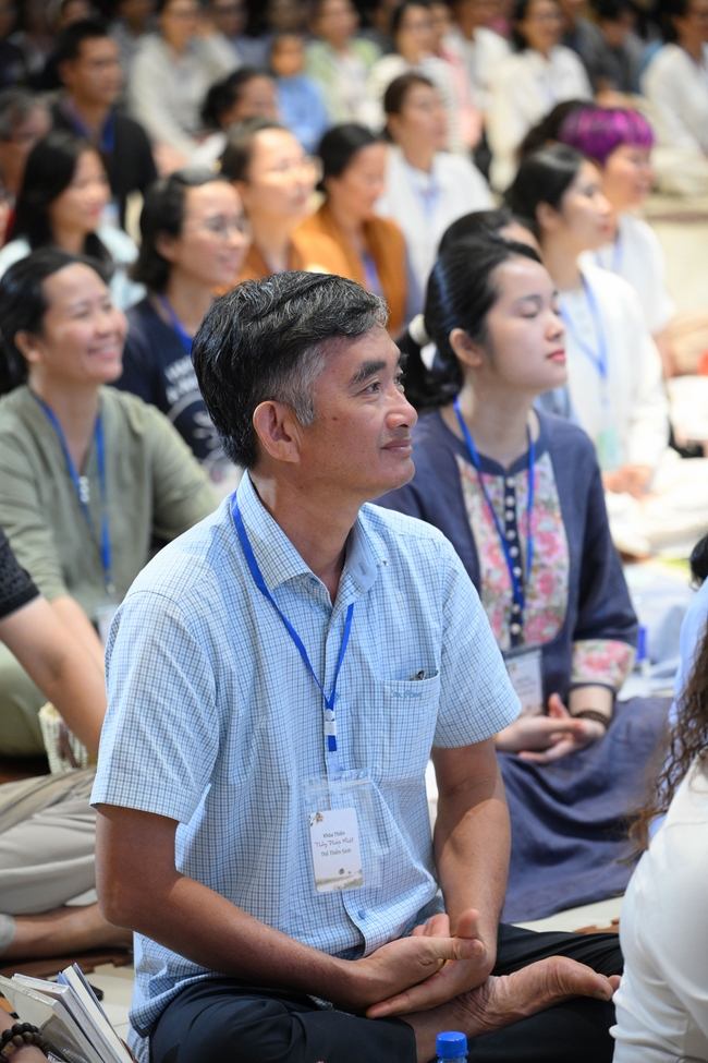 Khóa tu một ngày sống thiền “Sự nhiệm màu của hơi thở” cùng thầy Pháp Nhật