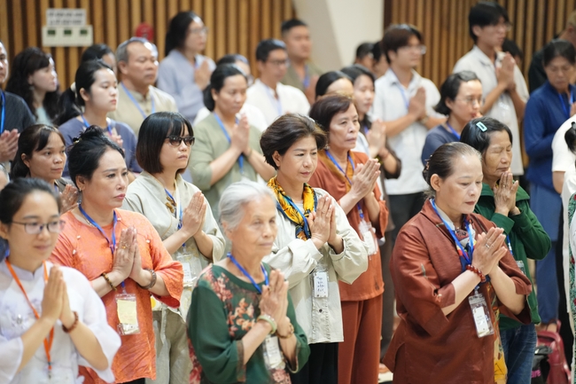 Khóa tu một ngày sống thiền “Sự nhiệm màu của hơi thở” cùng thầy Pháp Nhật