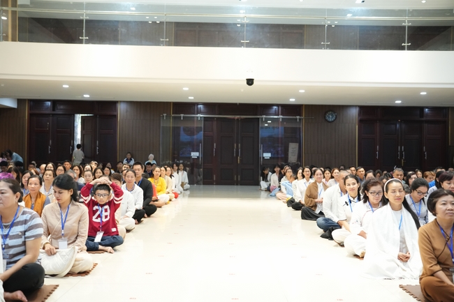 Khóa tu một ngày sống thiền “Sự nhiệm màu của hơi thở” cùng thầy Pháp Nhật