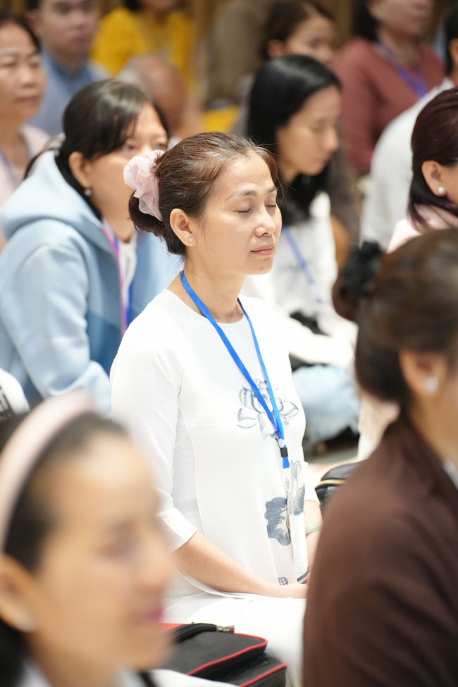 Khóa tu một ngày sống thiền “Sự nhiệm màu của hơi thở” cùng thầy Pháp Nhật