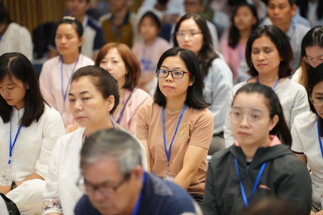 Khóa tu một ngày sống thiền “Sự nhiệm màu của hơi thở” cùng thầy Pháp Nhật