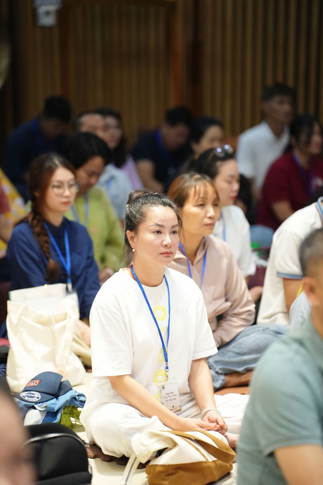 Khóa tu một ngày sống thiền “Sự nhiệm màu của hơi thở” cùng thầy Pháp Nhật