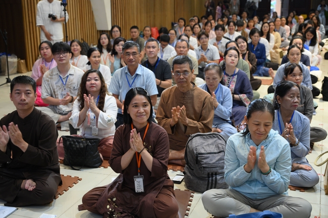 Khóa tu một ngày sống thiền “Sự nhiệm màu của hơi thở” cùng thầy Pháp Nhật