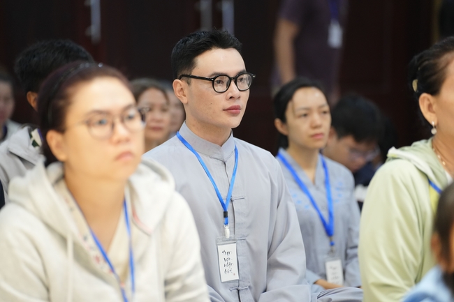 Khóa tu một ngày sống thiền “Sự nhiệm màu của hơi thở” cùng thầy Pháp Nhật