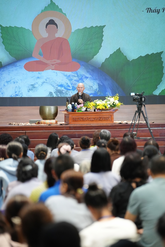 Khóa tu một ngày sống thiền “Sự nhiệm màu của hơi thở” cùng thầy Pháp Nhật