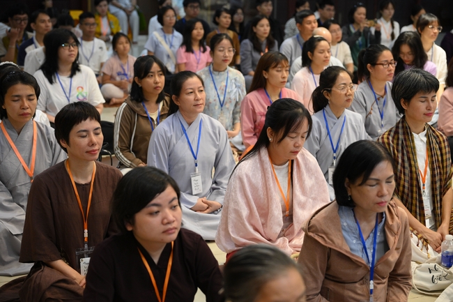 Khóa tu một ngày sống thiền “Sự nhiệm màu của hơi thở” cùng thầy Pháp Nhật