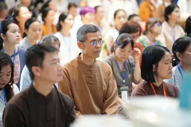 Khóa tu một ngày sống thiền “Sự nhiệm màu của hơi thở” cùng thầy Pháp Nhật