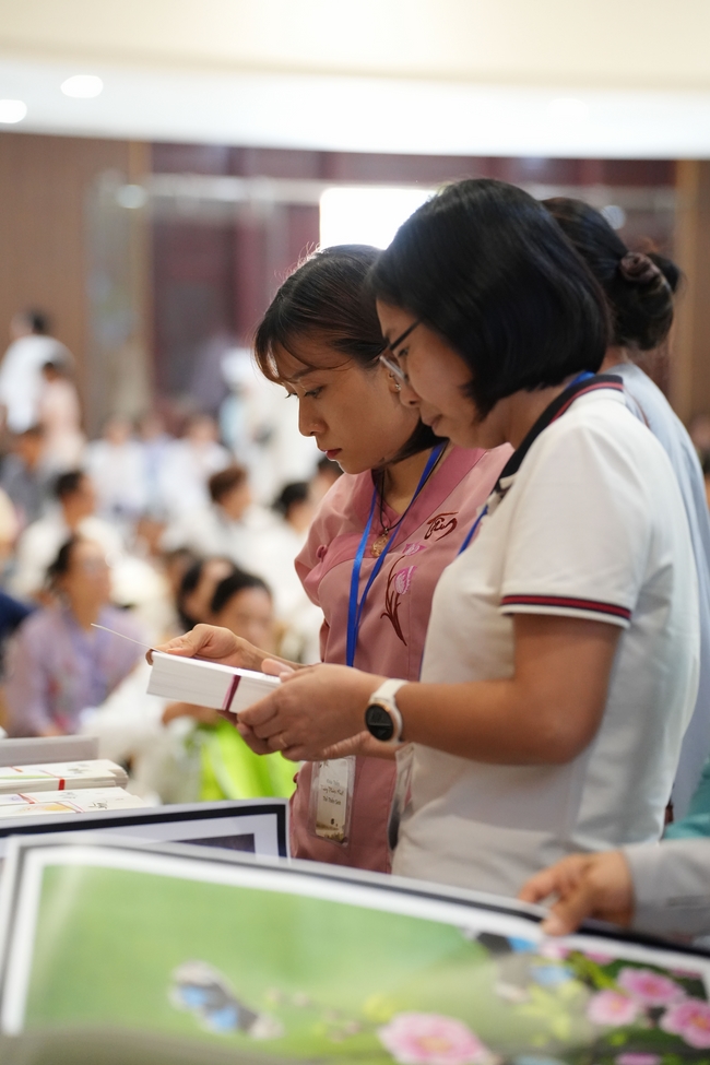 Khóa tu một ngày sống thiền “Sự nhiệm màu của hơi thở” cùng thầy Pháp Nhật