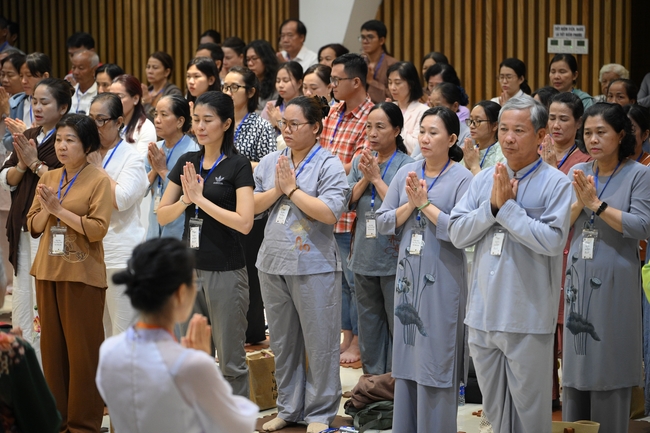 Khóa tu một ngày sống thiền “Sự nhiệm màu của hơi thở” cùng thầy Pháp Nhật