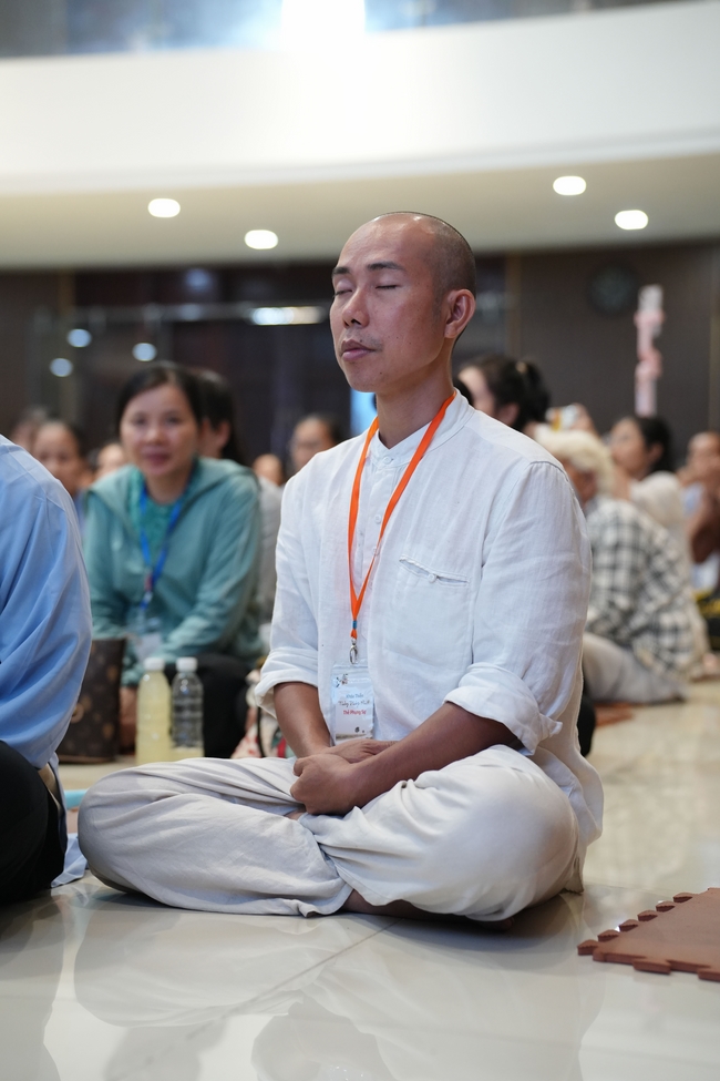 Khóa tu một ngày sống thiền “Sự nhiệm màu của hơi thở” cùng thầy Pháp Nhật